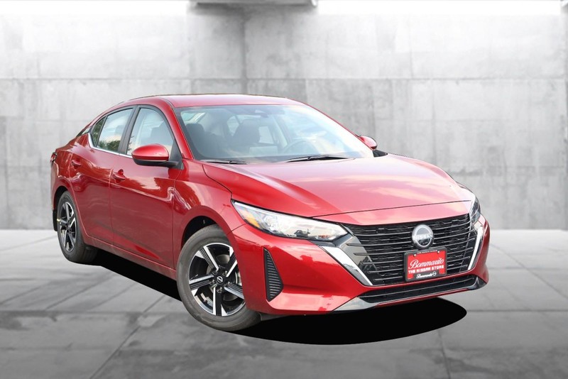 Nissan Sentra Vehicle Image 02