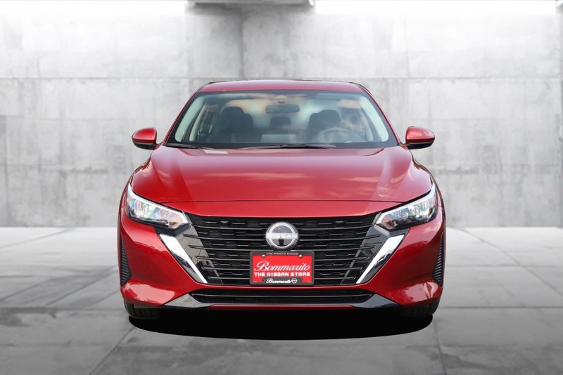 Nissan Sentra Vehicle Image 04