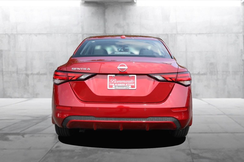 Nissan Sentra Vehicle Image 06