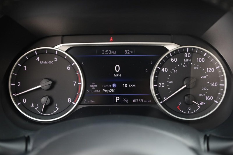 Nissan Sentra Vehicle Image 10
