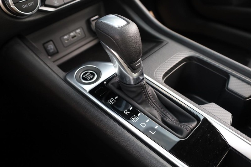 Nissan Sentra Vehicle Image 16