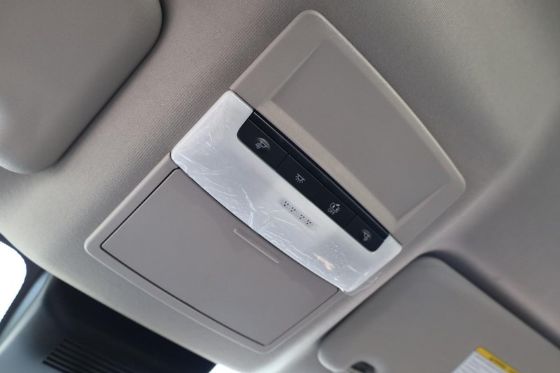 Nissan Sentra Vehicle Image 17