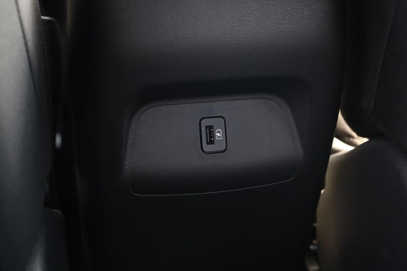 Nissan Sentra Vehicle Image 21
