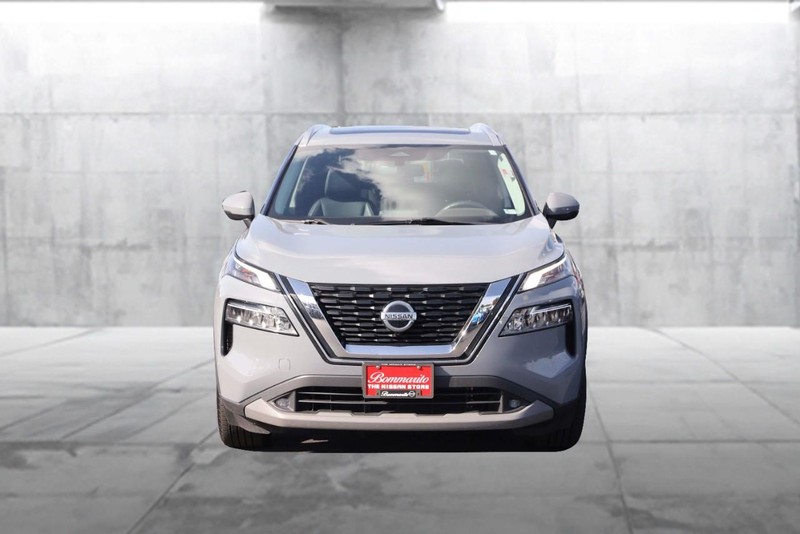 Nissan Rogue Vehicle Image 04
