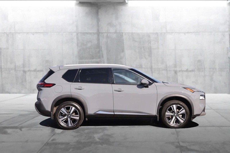 Nissan Rogue Vehicle Image 05