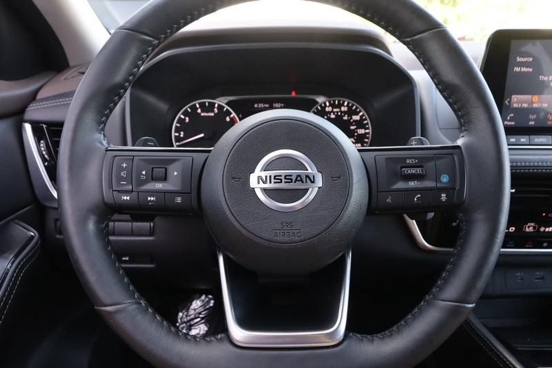Nissan Rogue Vehicle Image 11