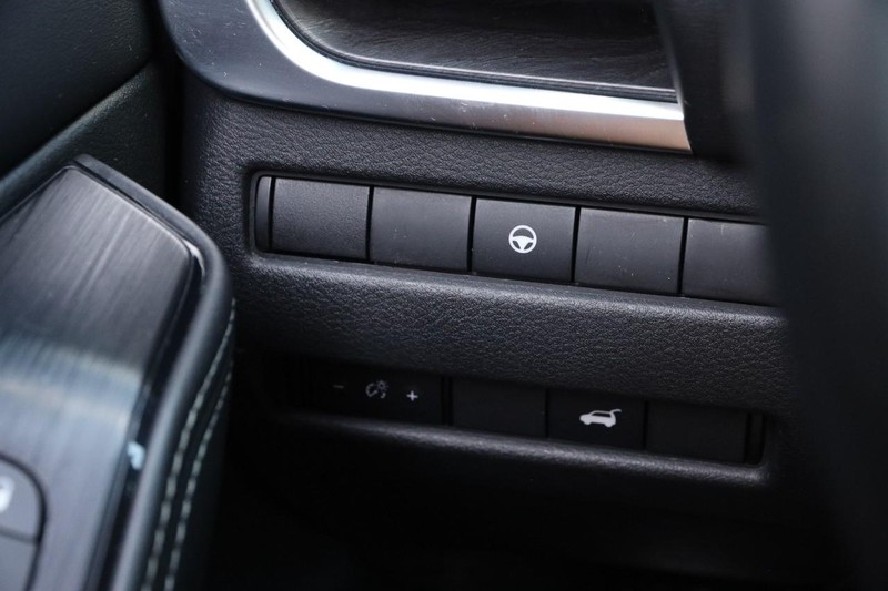Nissan Rogue Vehicle Image 20