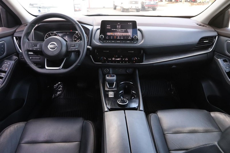 Nissan Rogue Vehicle Image 21