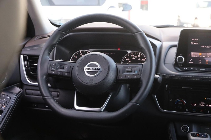 Nissan Rogue Vehicle Image 23