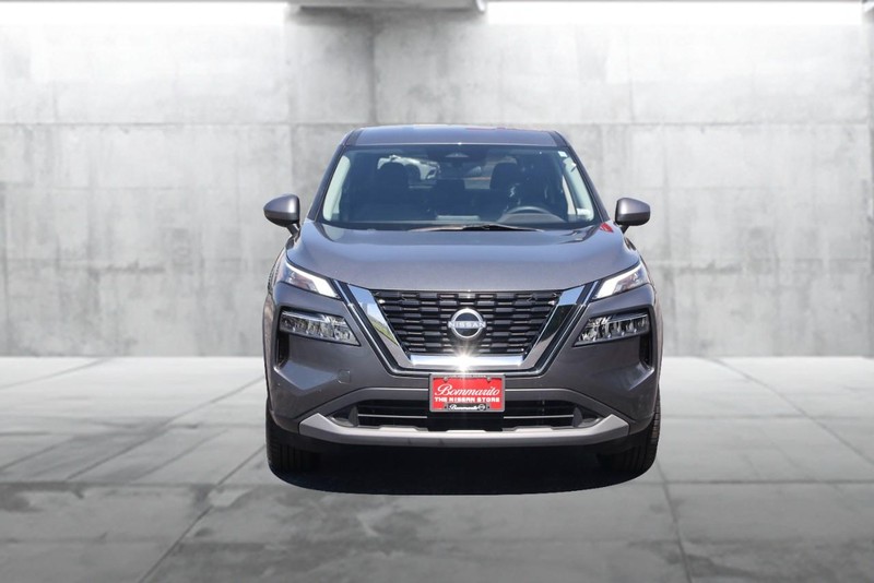 Nissan Rogue Vehicle Image 04