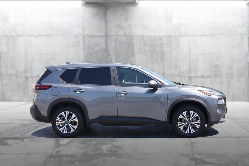 Nissan Rogue Vehicle Image 05