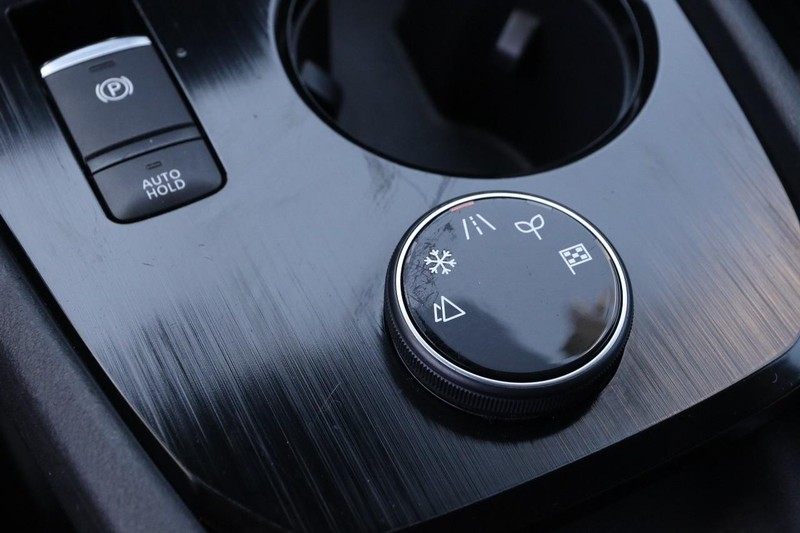 Nissan Rogue Vehicle Image 18