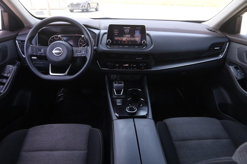 Nissan Rogue Vehicle Image 20