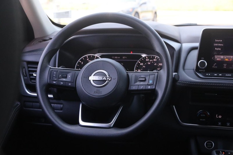 Nissan Rogue Vehicle Image 22