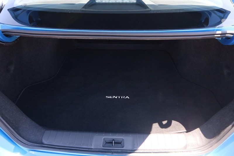 Nissan Sentra Vehicle Image 07