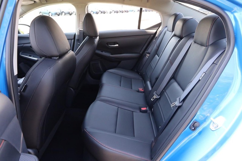Nissan Sentra Vehicle Image 10