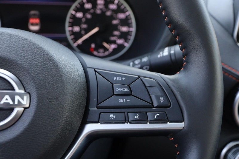 Nissan Sentra Vehicle Image 13