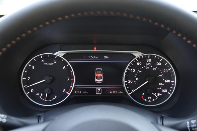 Nissan Sentra Vehicle Image 14