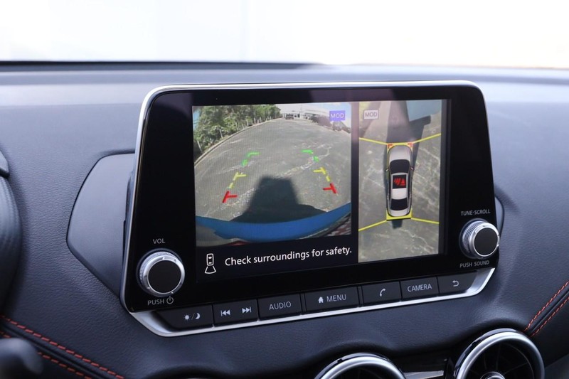 Nissan Sentra Vehicle Image 16