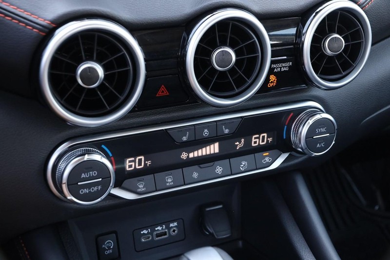 Nissan Sentra Vehicle Image 17