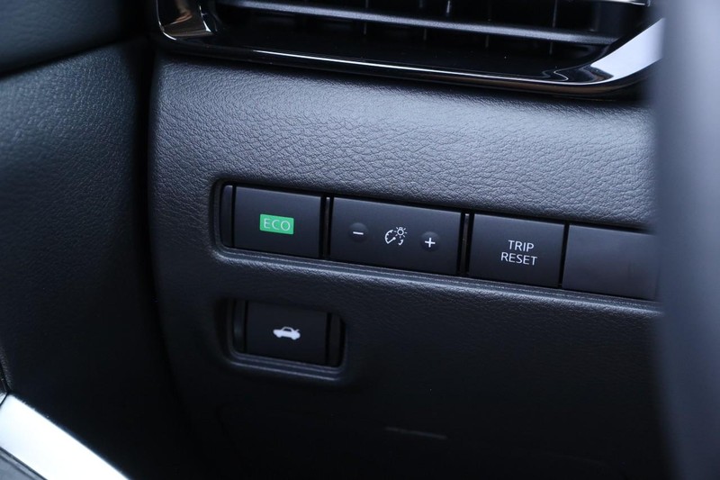 Nissan Sentra Vehicle Image 19