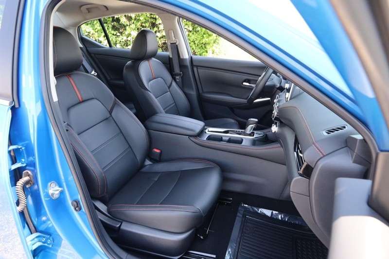 Nissan Sentra Vehicle Image 25