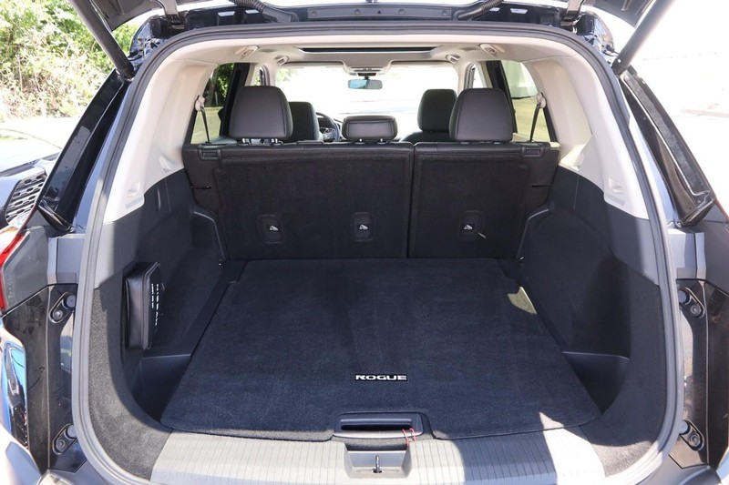 Nissan Rogue Vehicle Image 07
