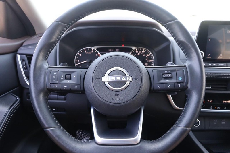 Nissan Rogue Vehicle Image 12