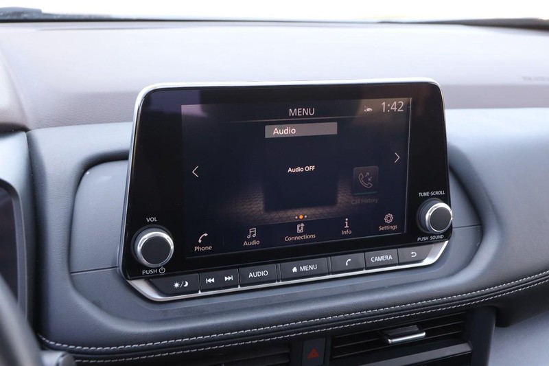 Nissan Rogue Vehicle Image 17