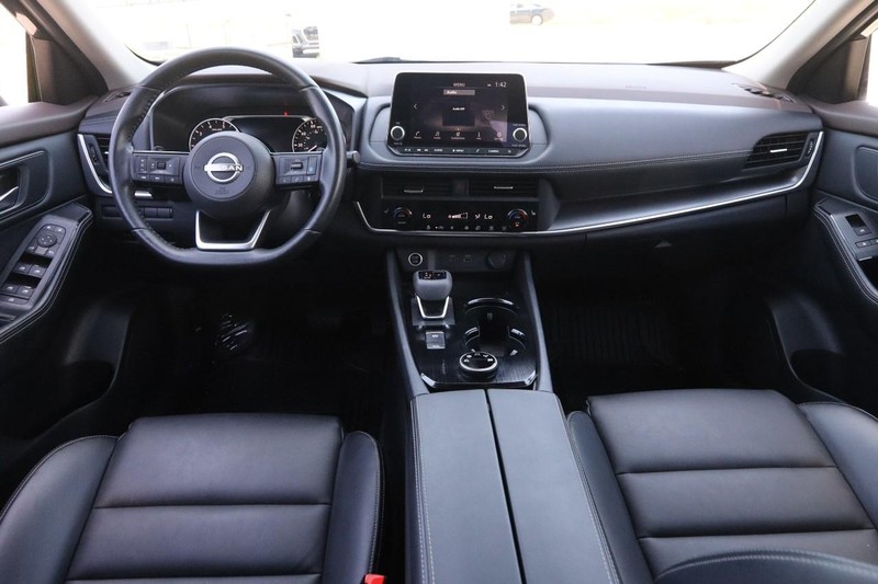 Nissan Rogue Vehicle Image 22