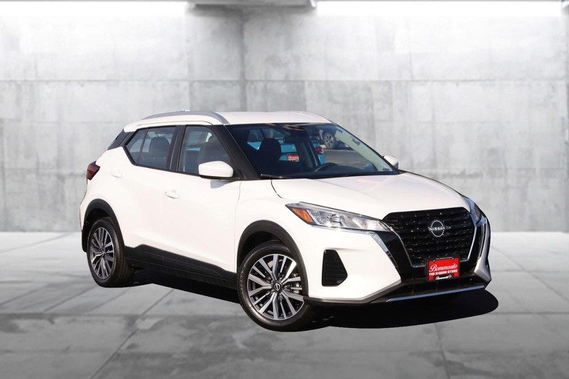 Nissan Kicks Vehicle Image 02