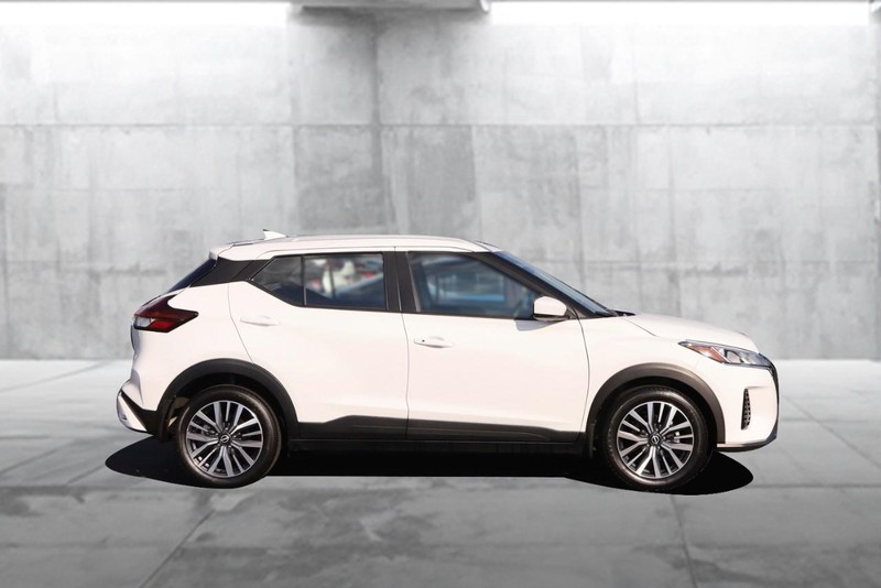 Nissan Kicks Vehicle Image 05