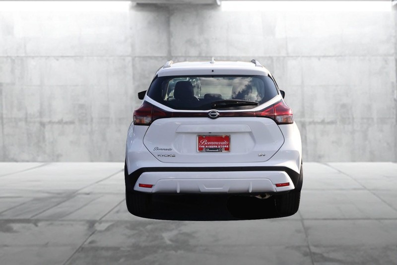 Nissan Kicks Vehicle Image 06