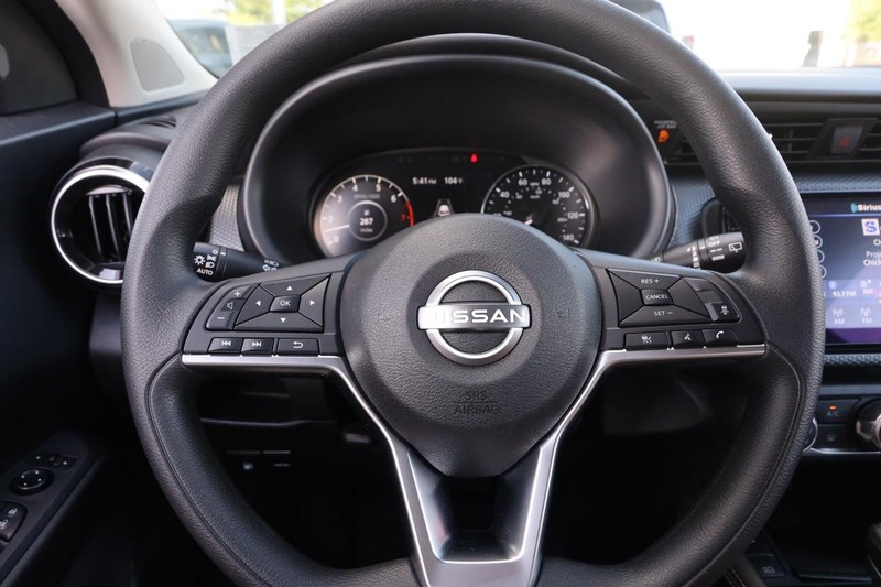 Nissan Kicks Vehicle Image 10