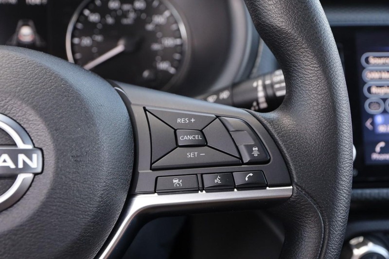 Nissan Kicks Vehicle Image 12