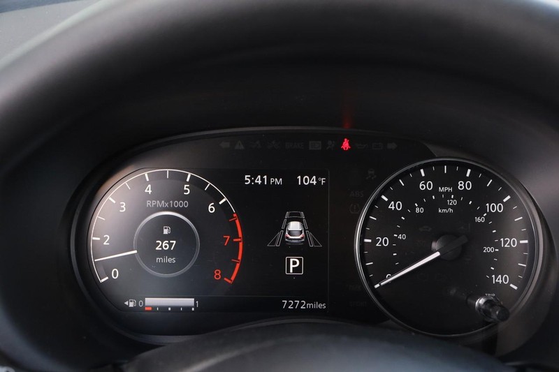Nissan Kicks Vehicle Image 13