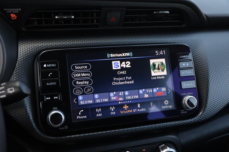 Nissan Kicks Vehicle Image 14
