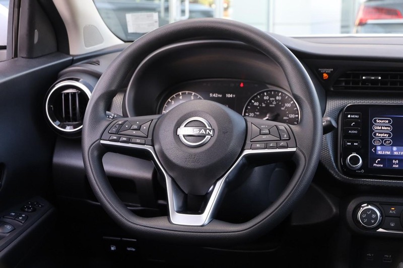 Nissan Kicks Vehicle Image 20