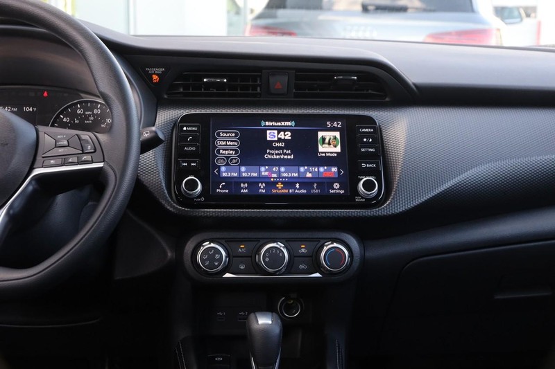 Nissan Kicks Vehicle Image 21