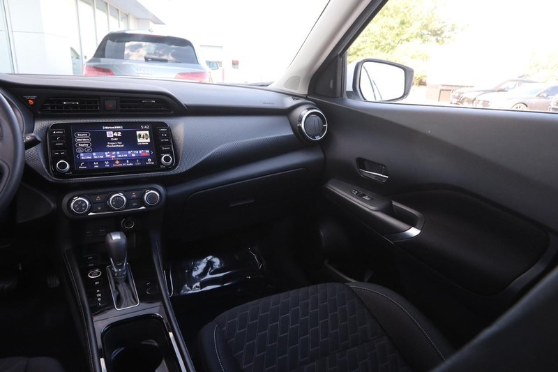 Nissan Kicks Vehicle Image 22