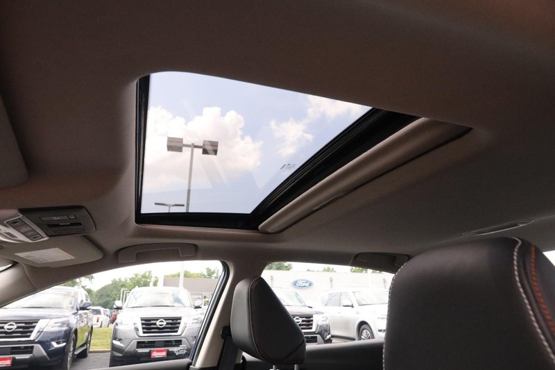 Nissan Altima Vehicle Image 08