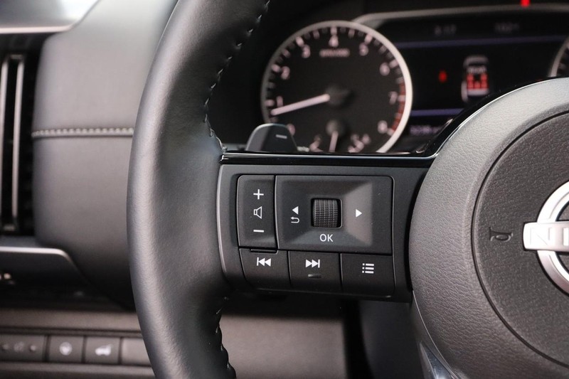 Nissan Pathfinder Vehicle Image 14