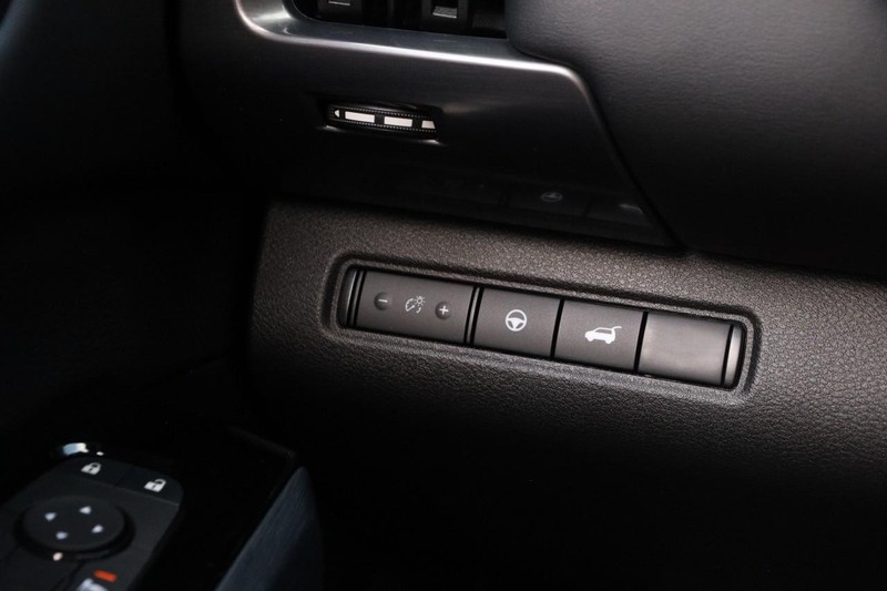 Nissan Pathfinder Vehicle Image 22