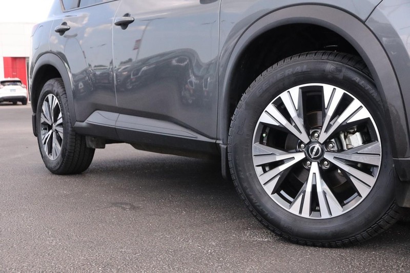 Nissan Rogue Vehicle Image 03