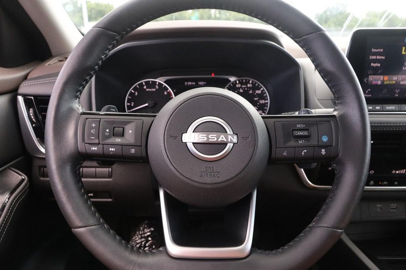 Nissan Rogue Vehicle Image 12