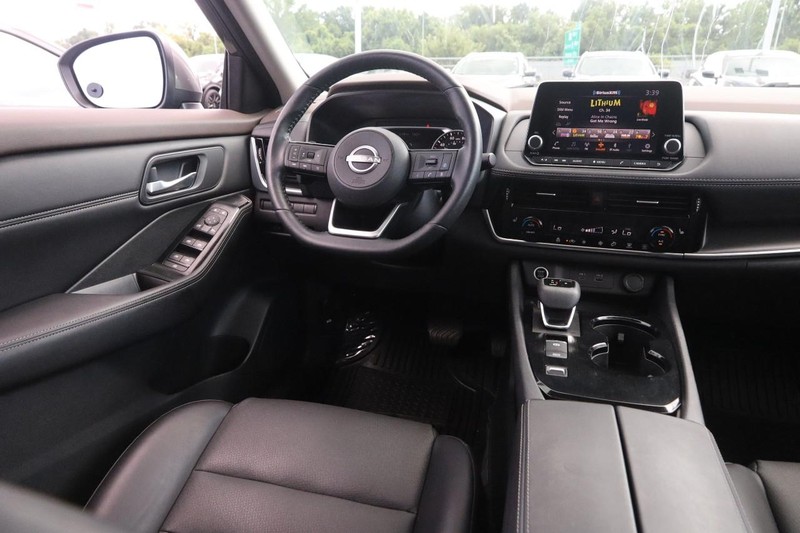 Nissan Rogue Vehicle Image 22