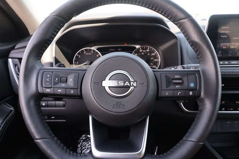 Nissan Rogue Vehicle Image 12