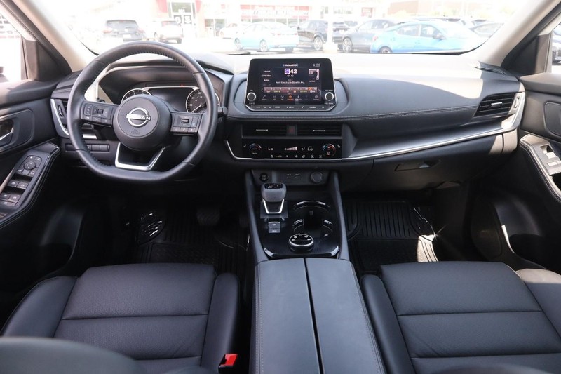 Nissan Rogue Vehicle Image 21