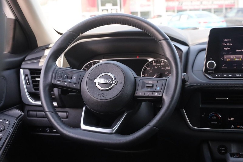 Nissan Rogue Vehicle Image 23