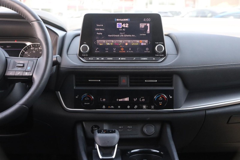 Nissan Rogue Vehicle Image 24